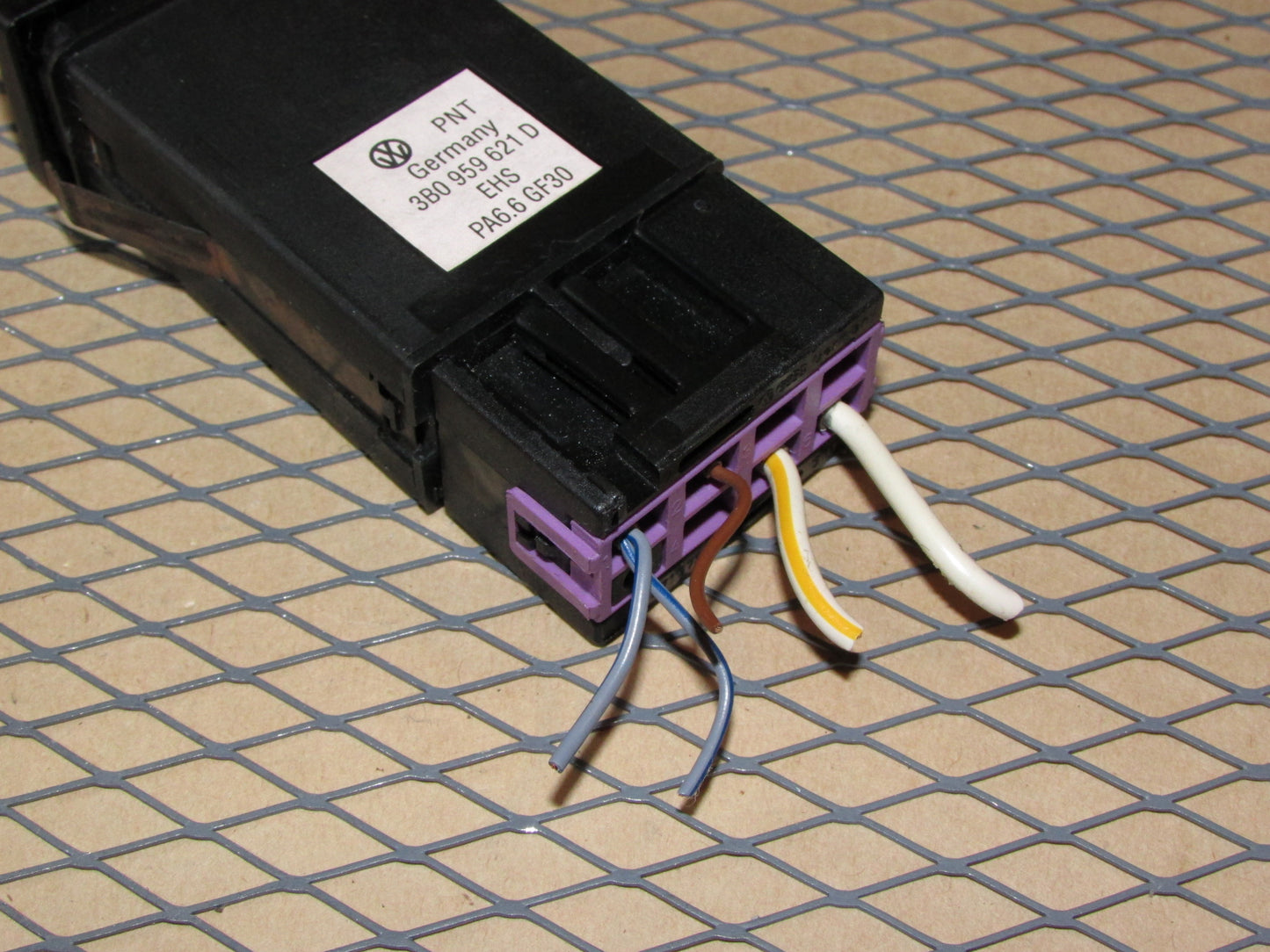 99 00 01 02 03 04 05 Volkswagen Passat OEM Rear Defroster Switch Pigtail Harness