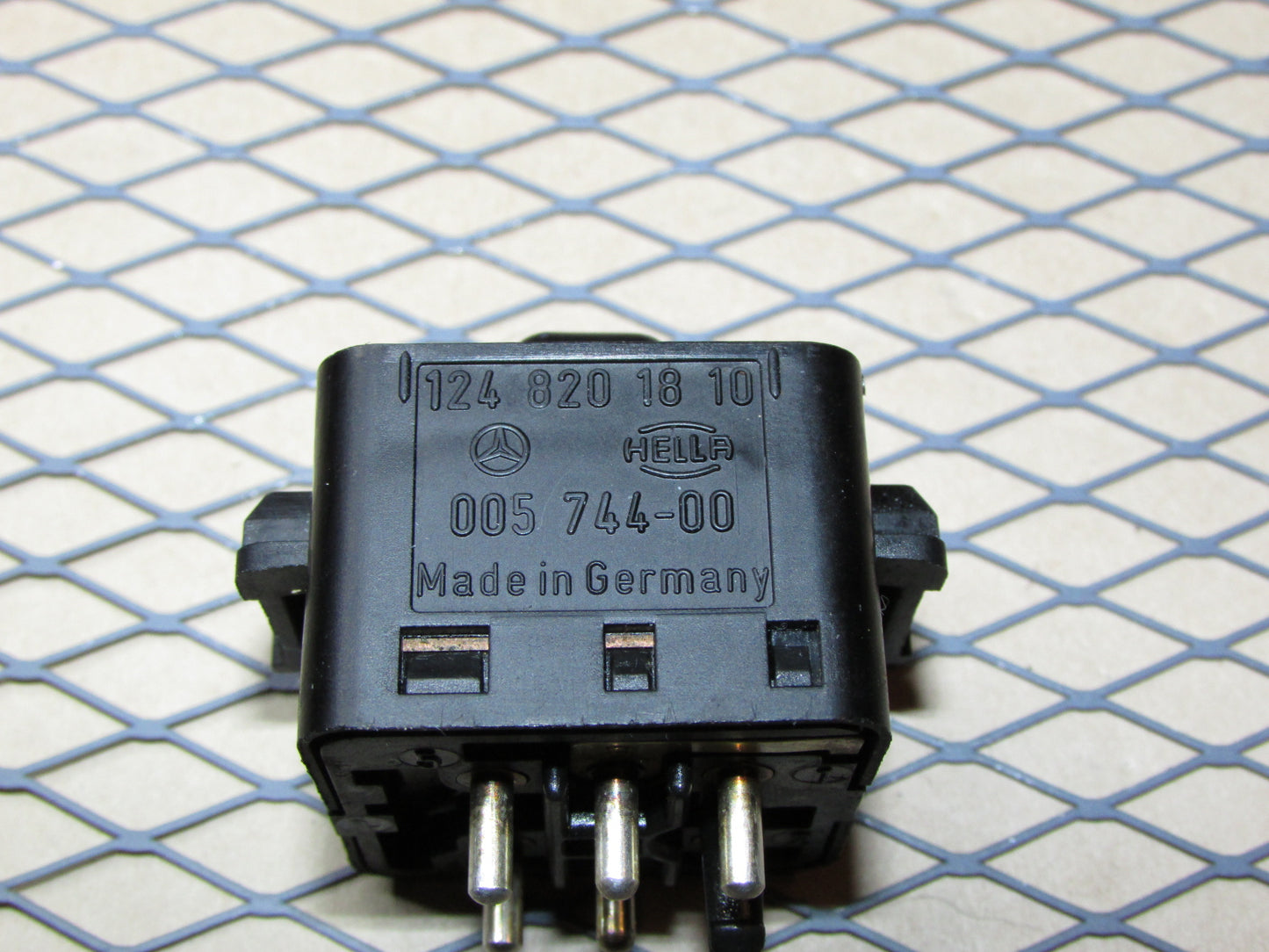 86 87 88 89 90 91 92 93 Mercedes Benz 300E OEM Power Mirror Switch