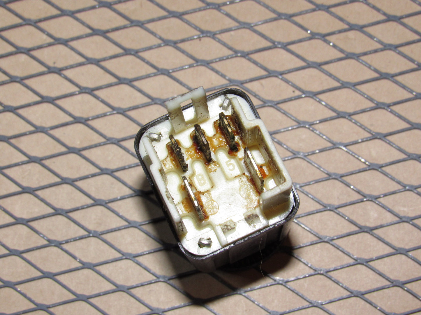 Toyota & Lexus Relay 90987-04002