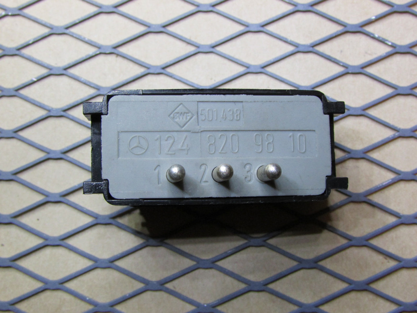 90 91 92 93 Mercedes Benz 300D OEM Dome Map Light Switch