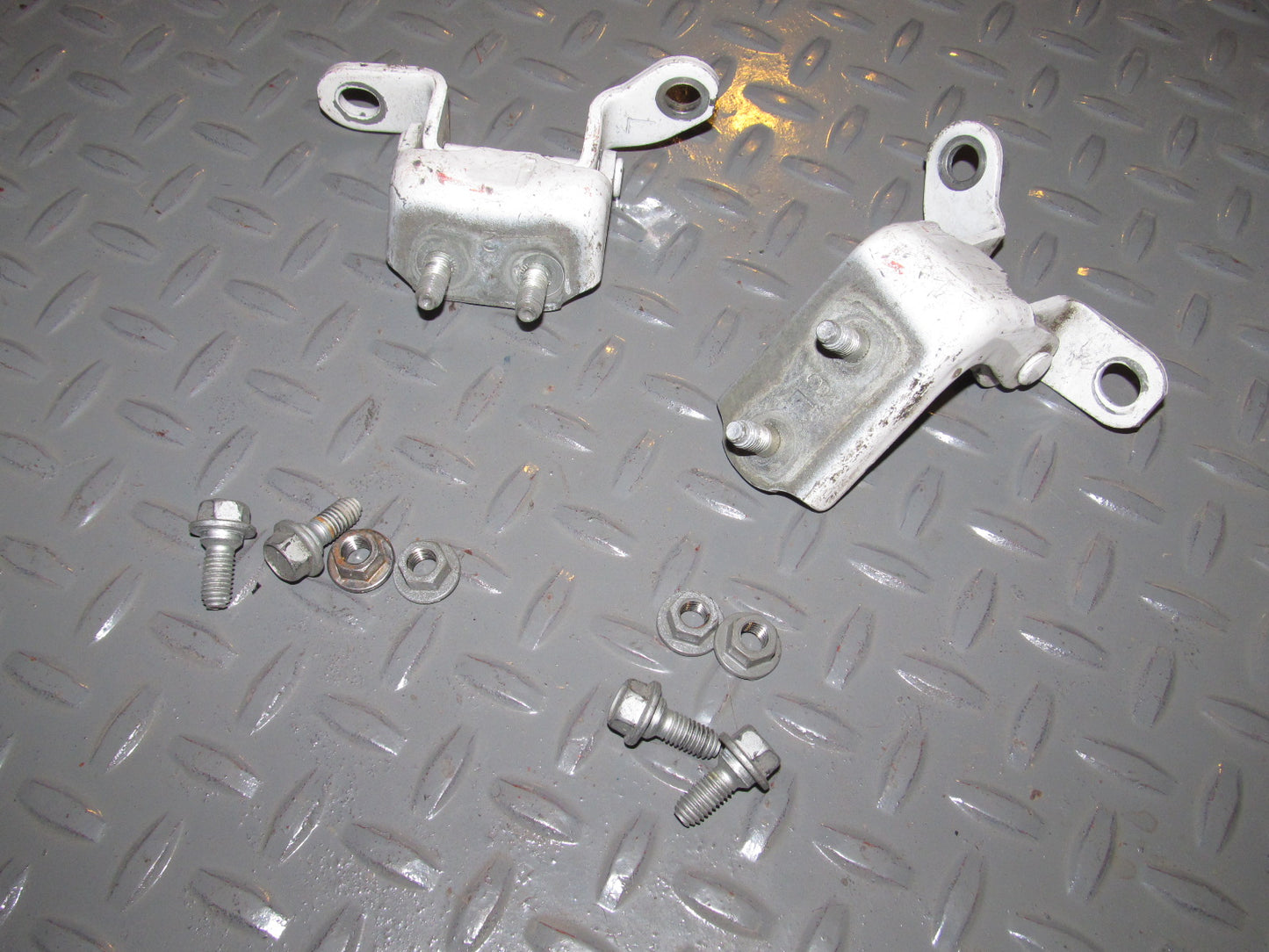 97 98 99 00 01 Toyota Camry Rear Door Hinges - Left Set