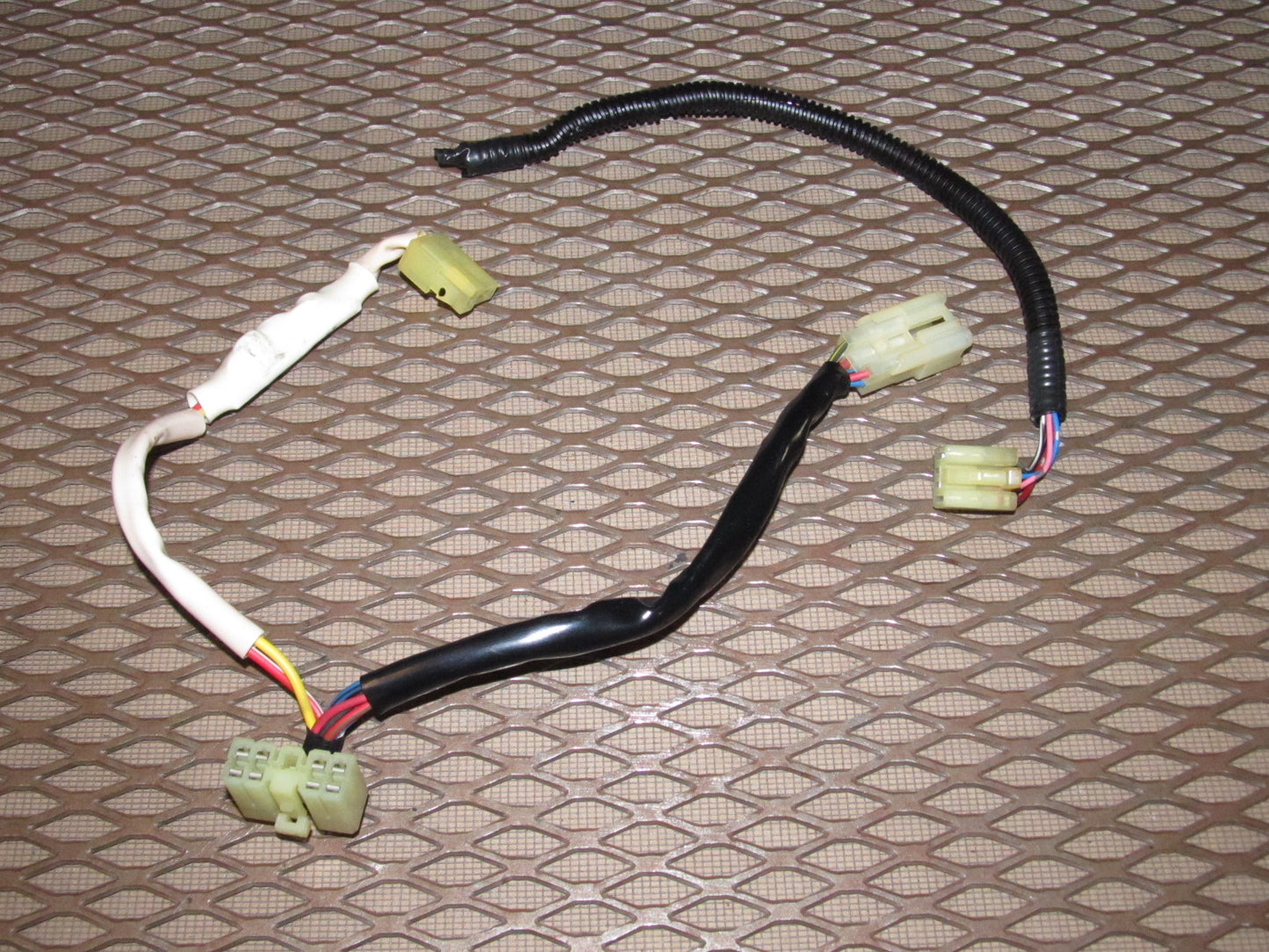 94 95 96 97 Mitsubishi 3000GT OEM Antenna & Module Wiring Harness