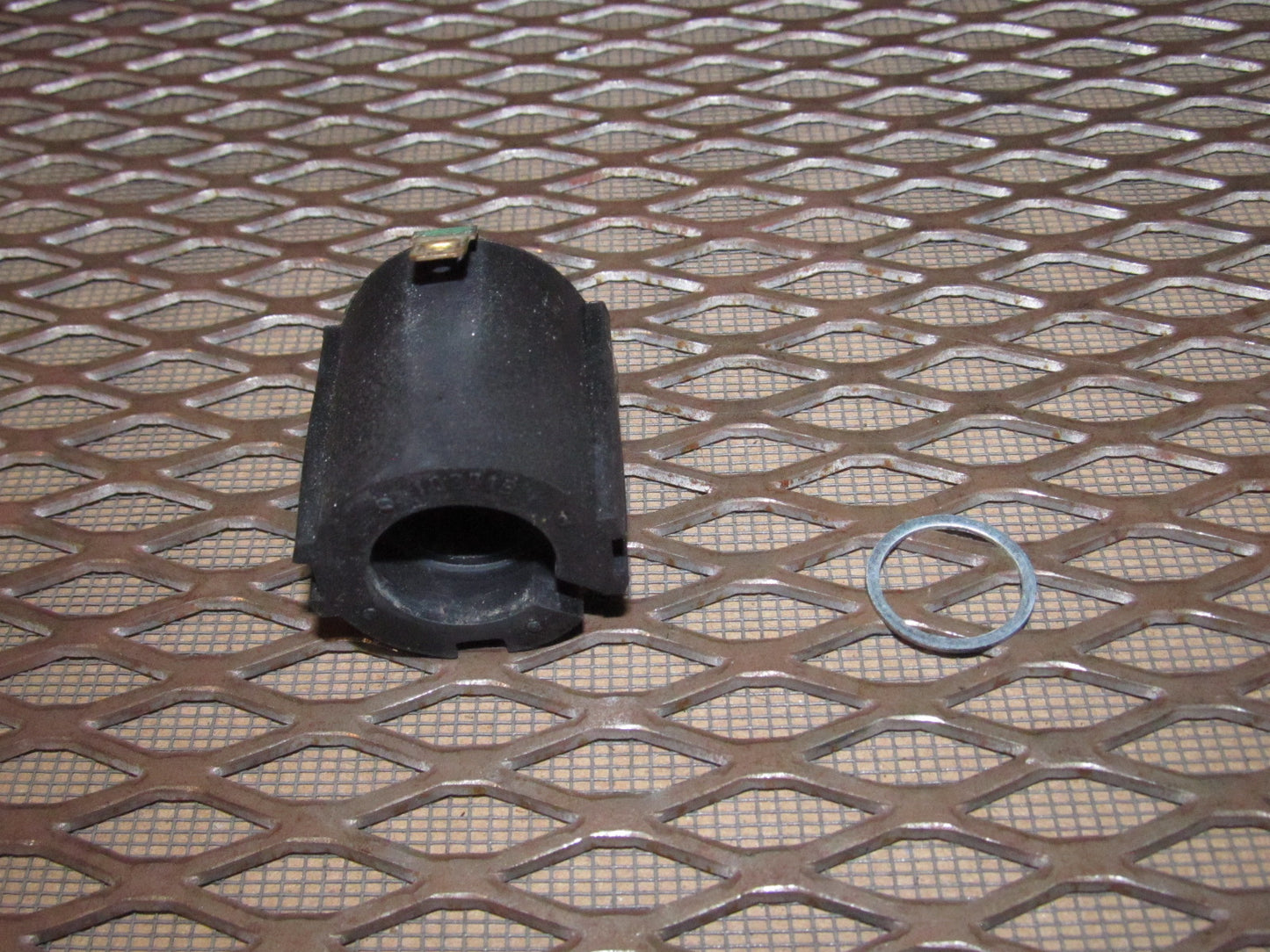 94 95 96 97 Mitsubishi 3000GT OEM Antenna Mounting Socket Bracket