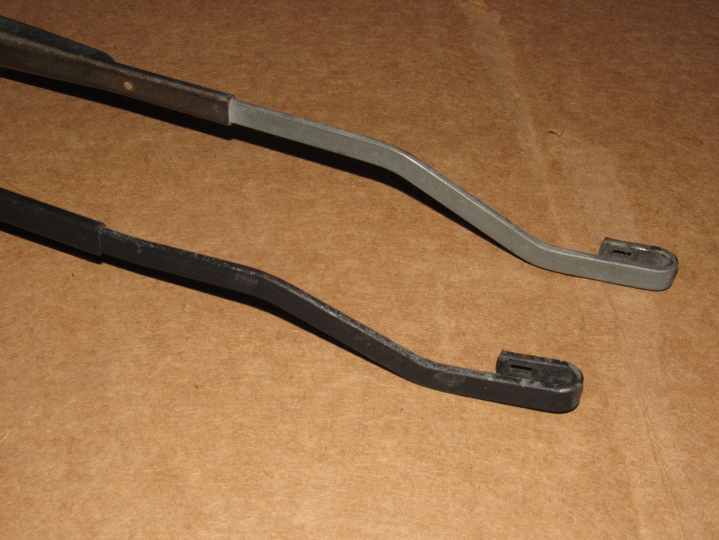 86 87 88 89 90 91 Mazda RX7 OEM Front Wiper Arm Set