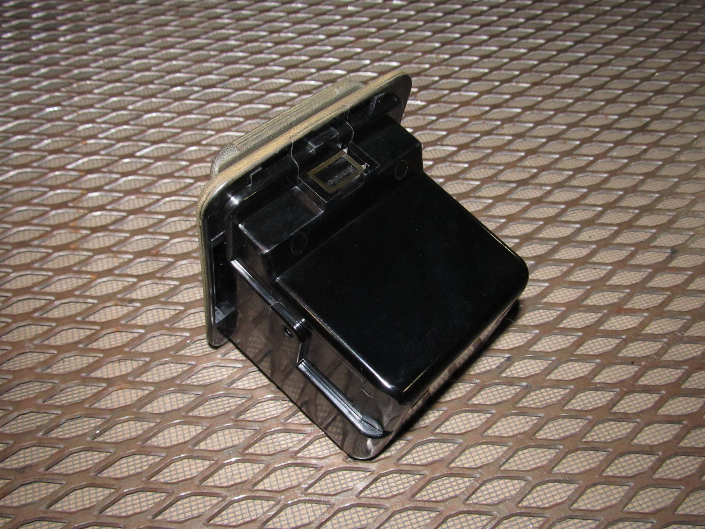 94 95 96 97 Mitsubishi 3000GT OEM Center Console Ash Tray