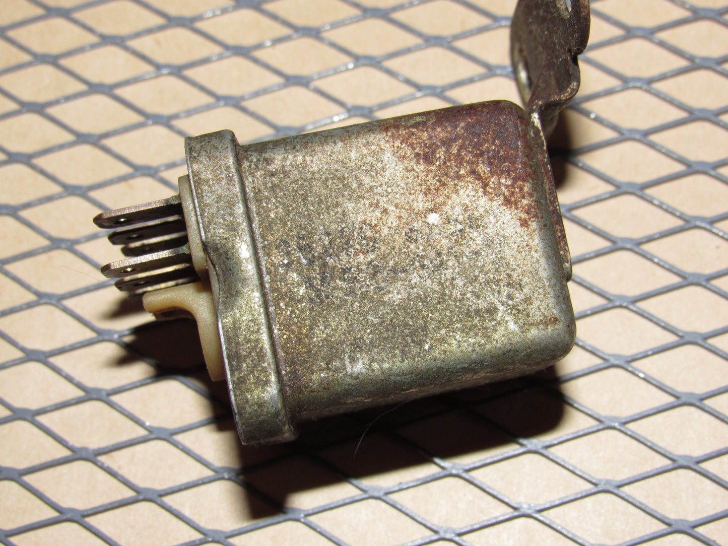 Datsun Relay 6 pin Top Mounting Bracket