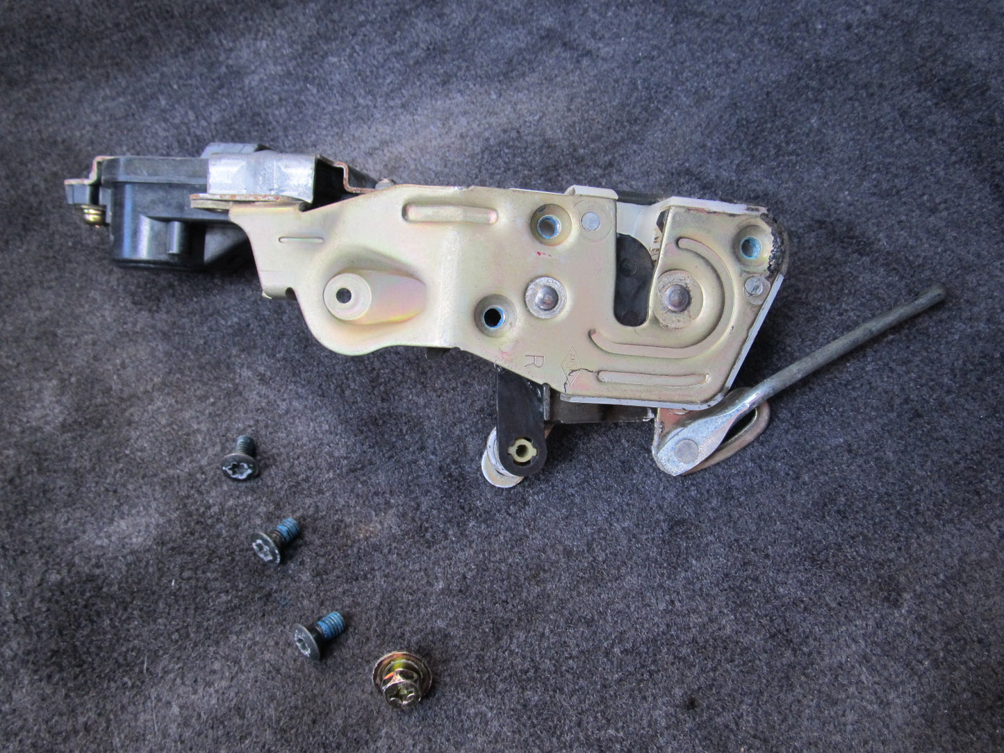 94 95 96 97 Mitsubishi 3000GT OEM Door Latch & Actuator - Right