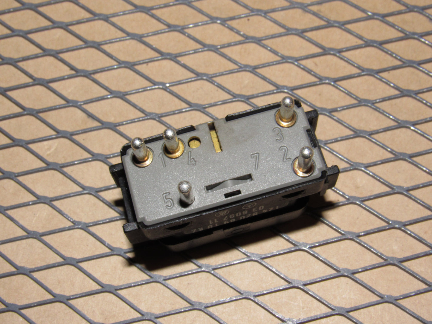 94 95 Mercedes E320 OEM Front Power Window Switch - Left