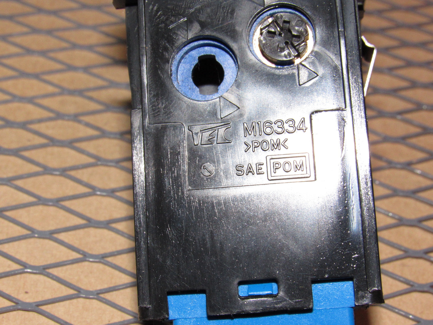 98 99 00 01 02 Isuzu Rodeo OEM 4WD Switch