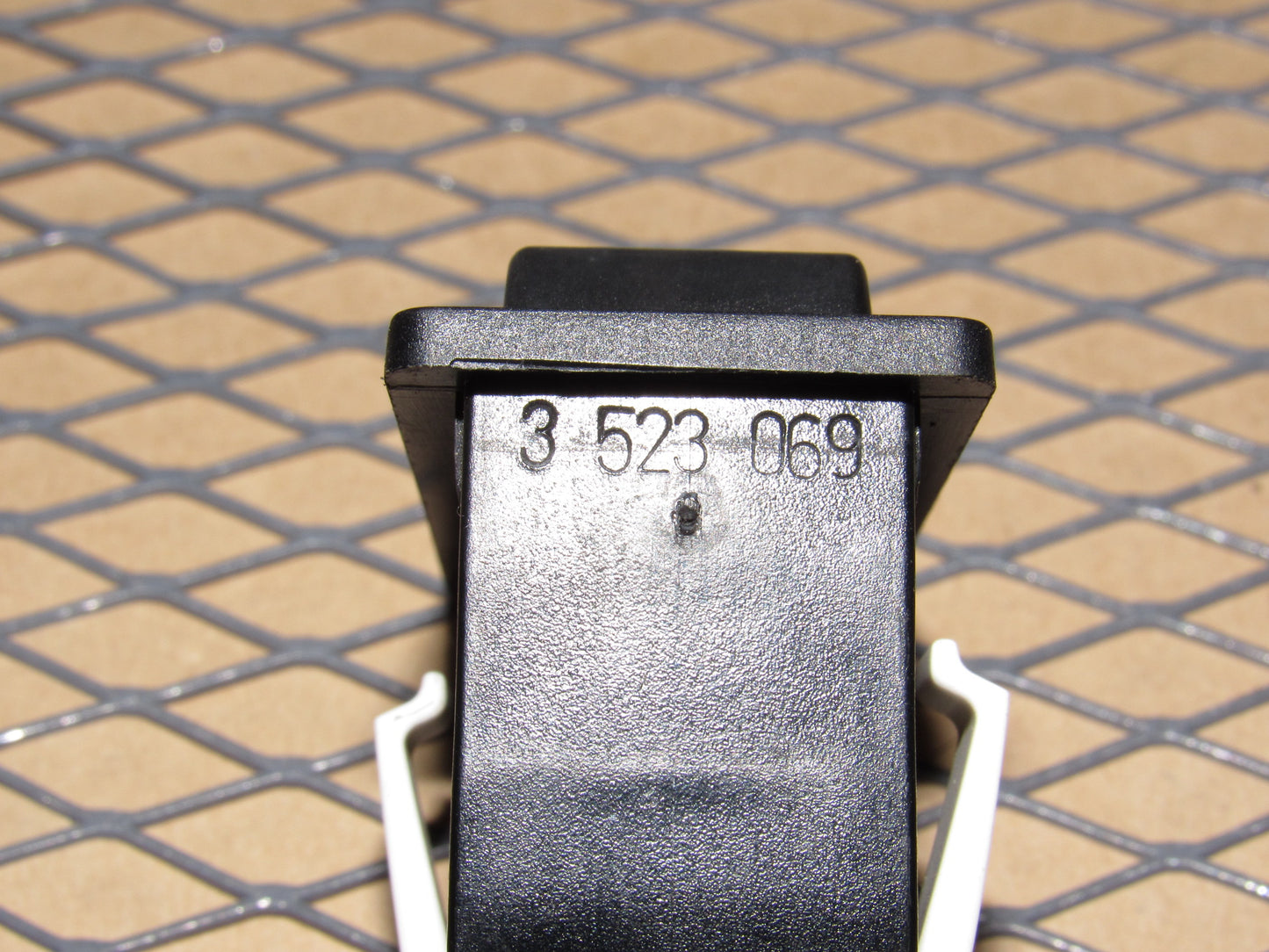 91 92 Volvo 740 OEM Power Antenna Switch