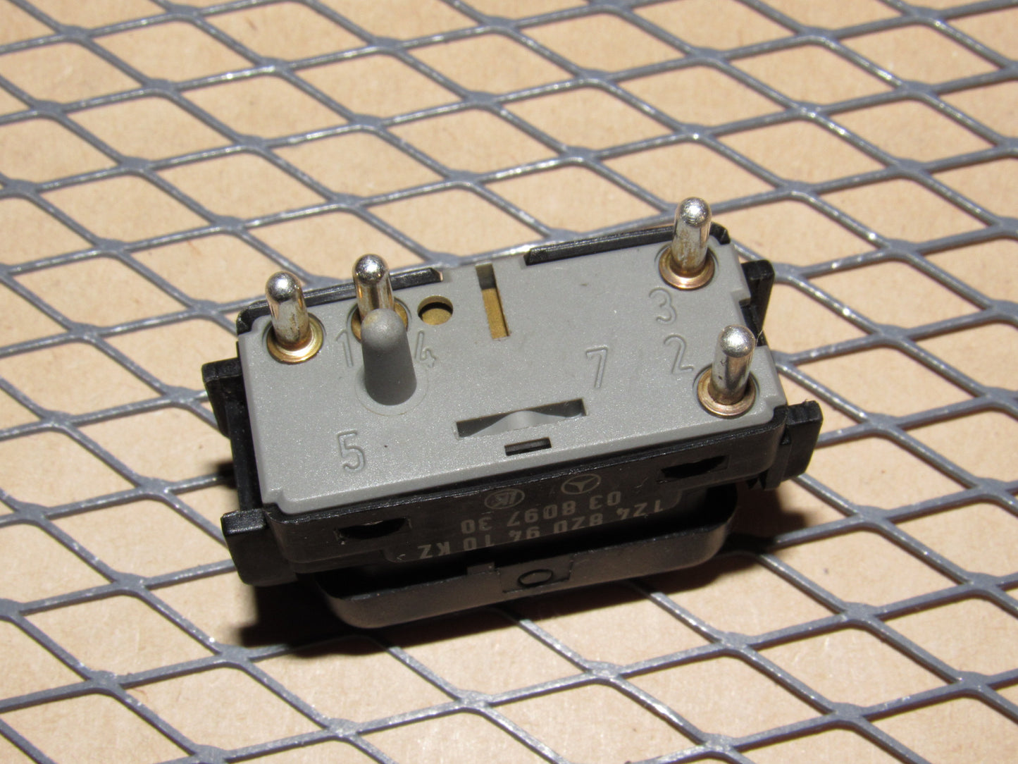 94 95 Mercedes E320 OEM Rear Power Window Switch - Right