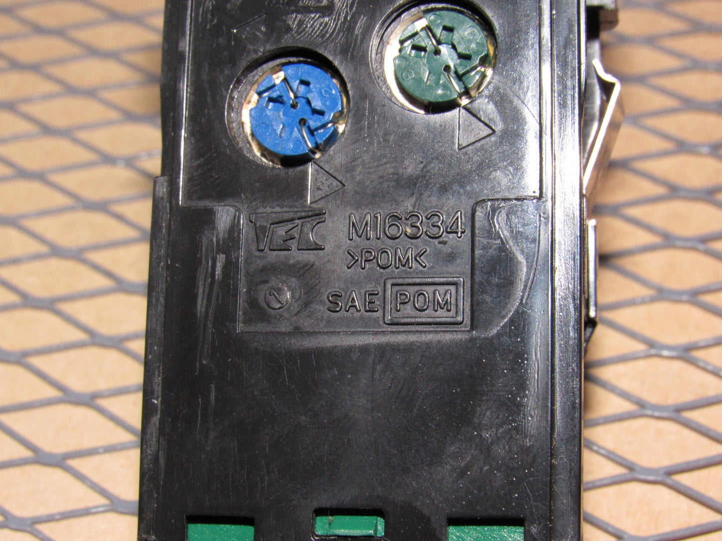 98 99 00 01 02 Isuzu Rodeo OEM Rear Defroster Switch