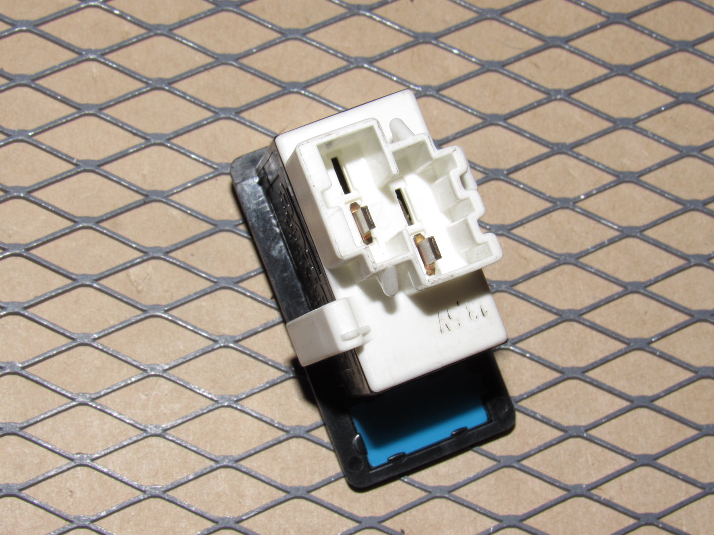 91 92 93 94 95 Volvo 940 OEM Power Antenna Switch