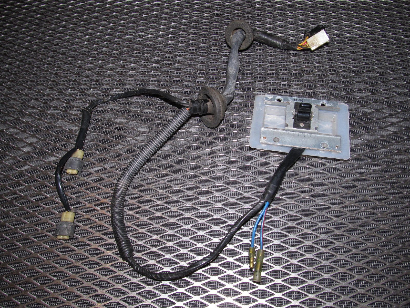 81 82 83 Datsun 280zx OEM Window Switch - Right – Autopartone