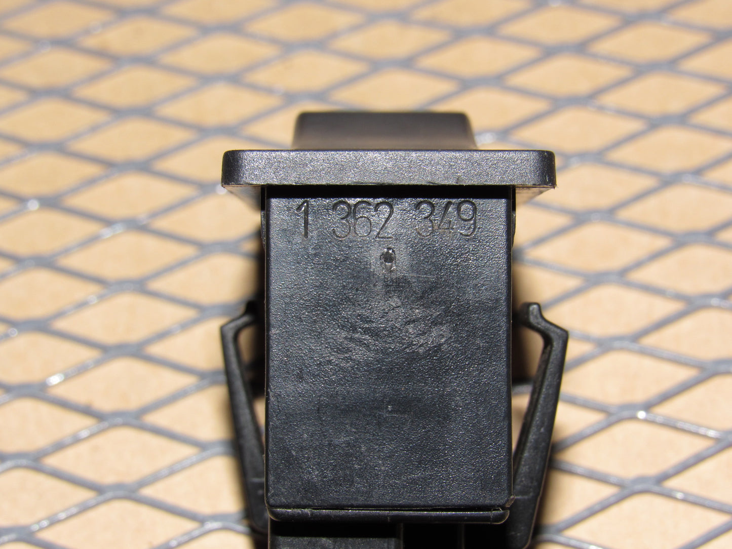 88 89 90 Volvo 760 OEM Power Antenna Switch