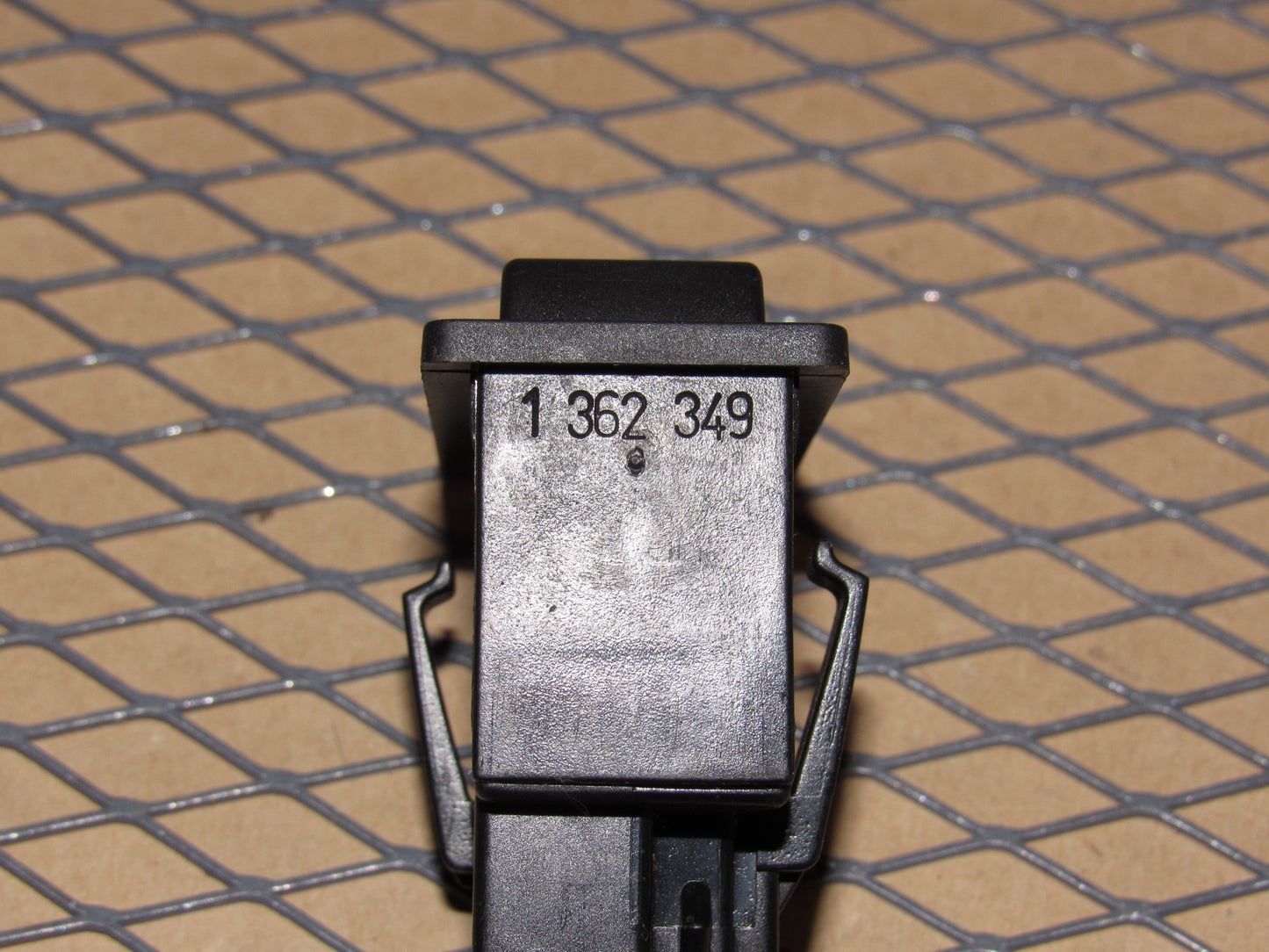 88 89 90 Volvo 760 OEM Power Antenna Switch