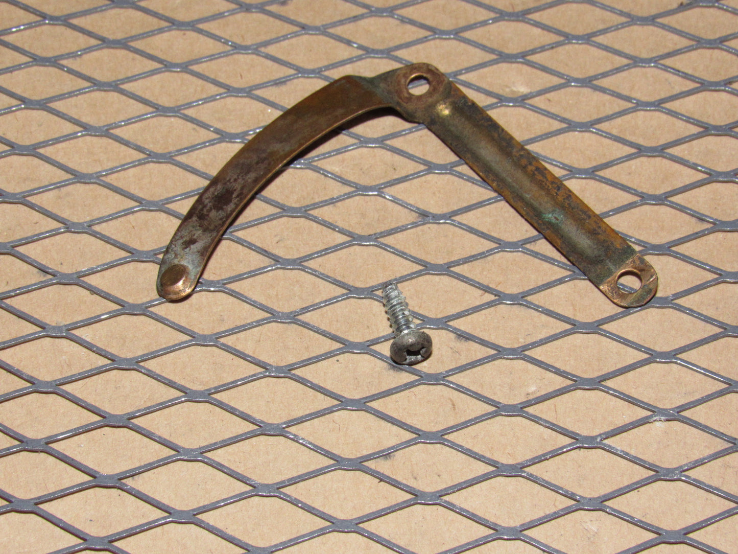 85-95 Suzuki Samurai OEM Steering Wheel Horn Contact Plate