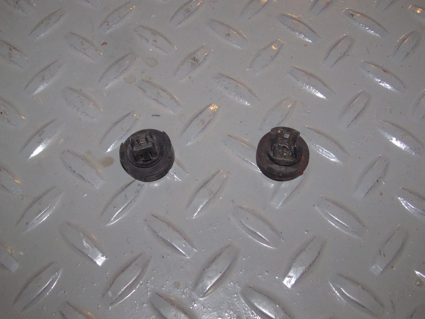 92 93 94 95 96 Honda Prelude Rear License Plate Mounting Retainer