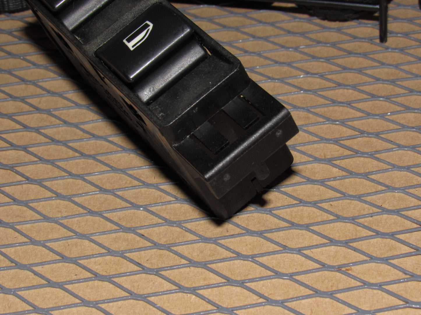 01 02 03 04 05 BMW 330i OEM Front Window Switch - Right