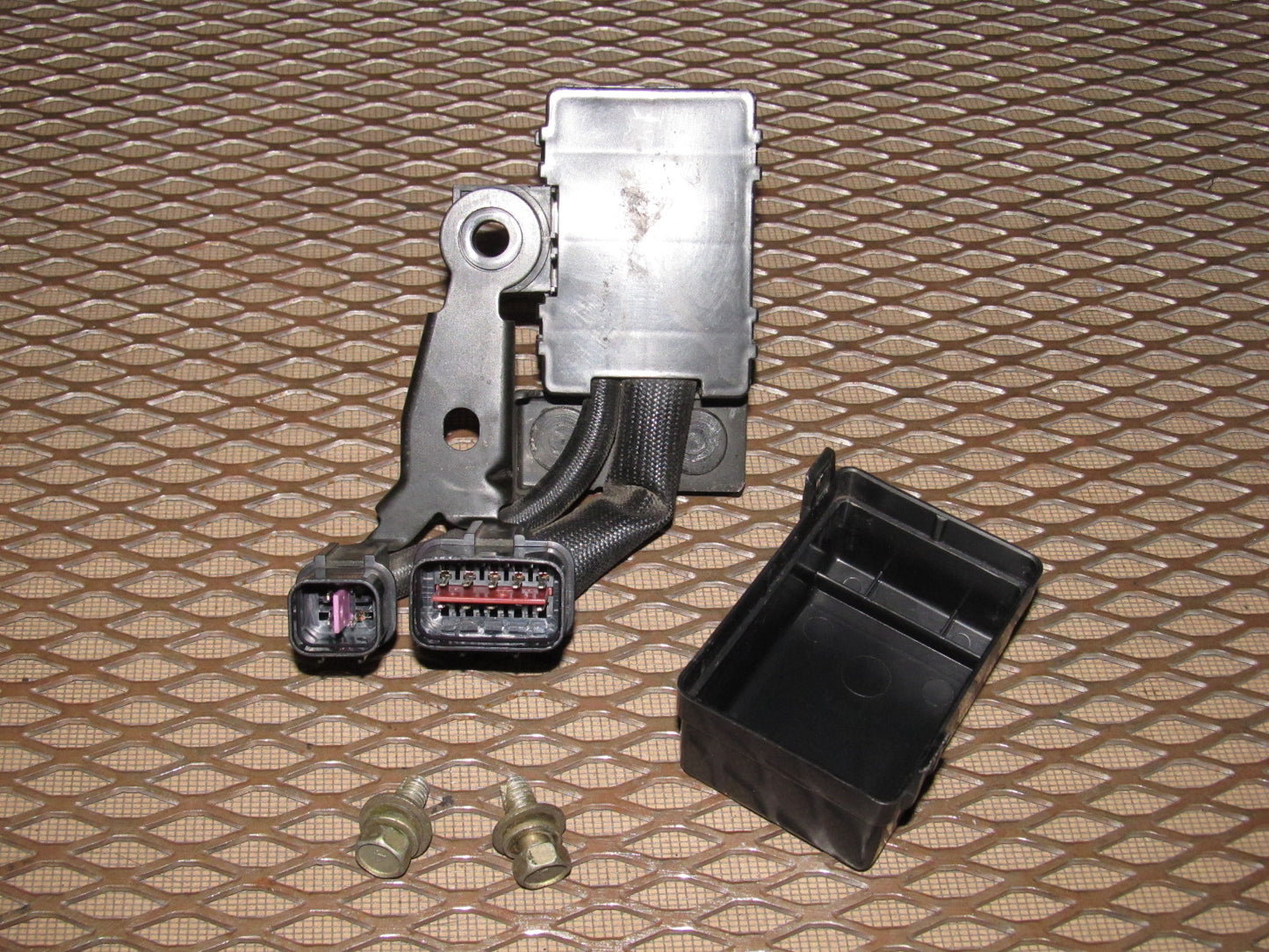 94 95 96 97 Mitsubishi 3000GT OEM A/C Relay Fuse Box
