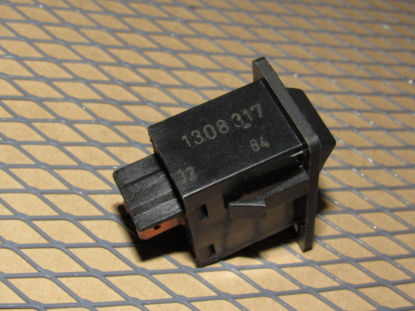 85 86 87 Volvo 760 OEM Power Antenna Switch