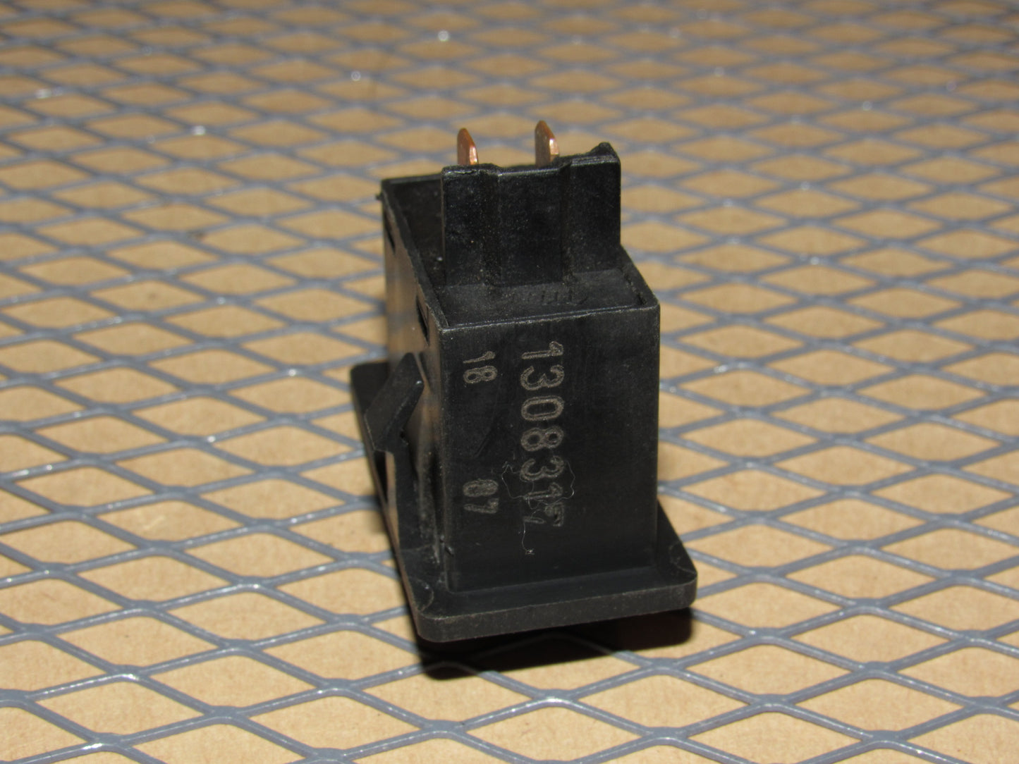 85 86 87 Volvo 760 OEM Power Antenna Switch