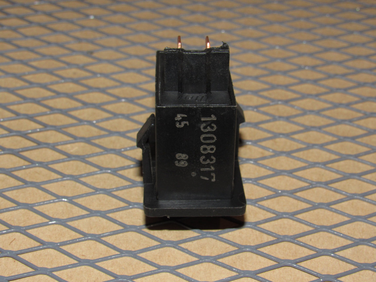 85 86 87 Volvo 760 OEM Power Antenna Switch