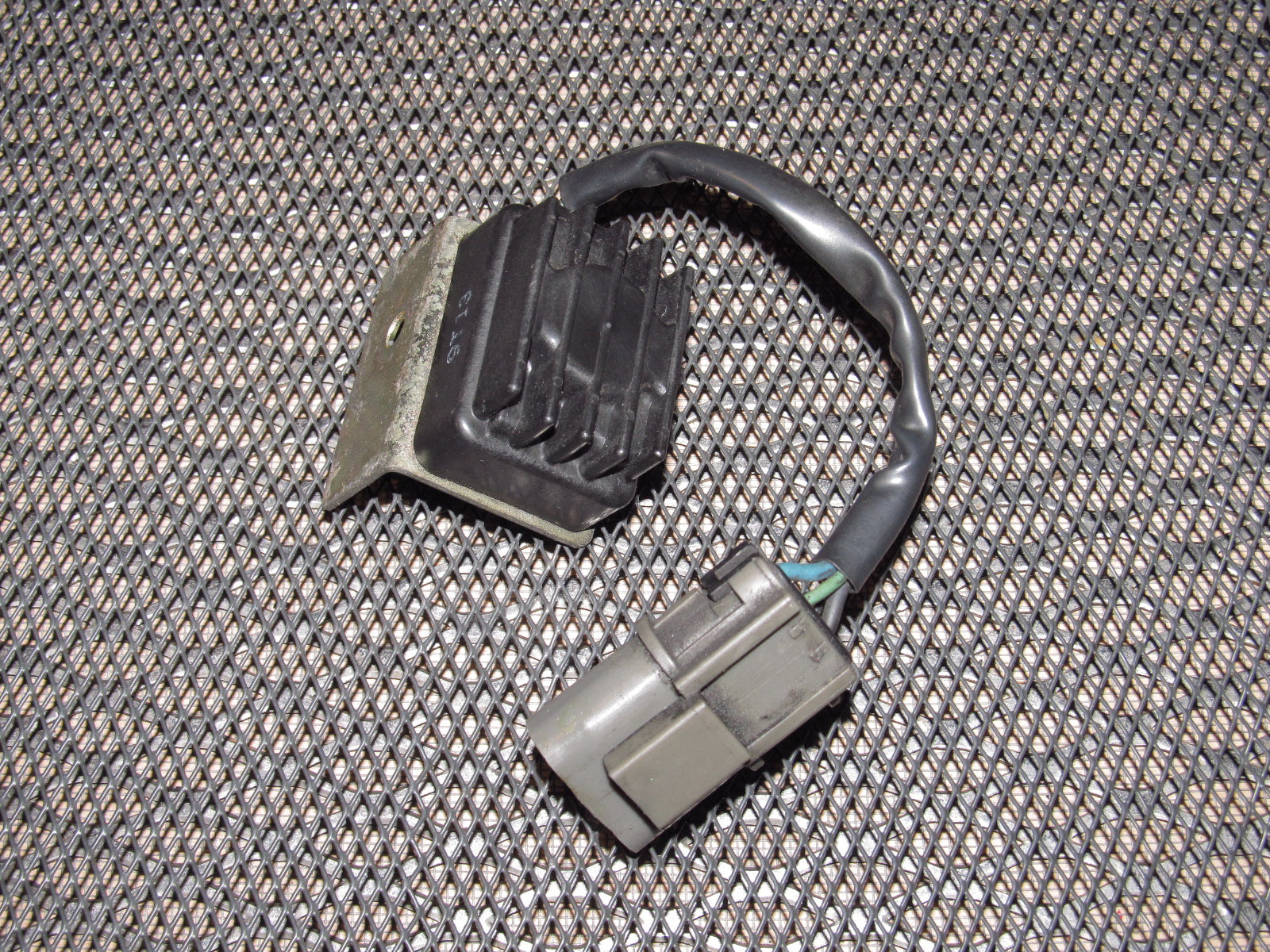 おチャン 84 85 86 87 88 89 Nissan 300zx OEM AIV Air Injection Valve