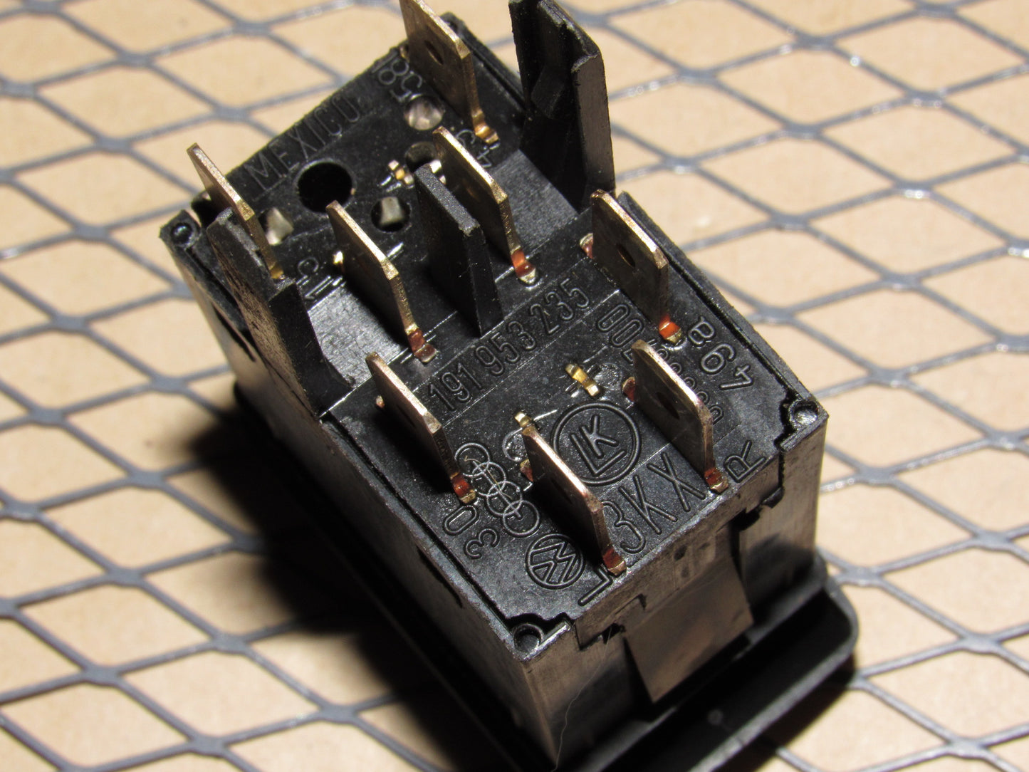 85 86 87 88 89 90 91 92 Volkswagen Jetta OEM Flasher Hazard Light Switch