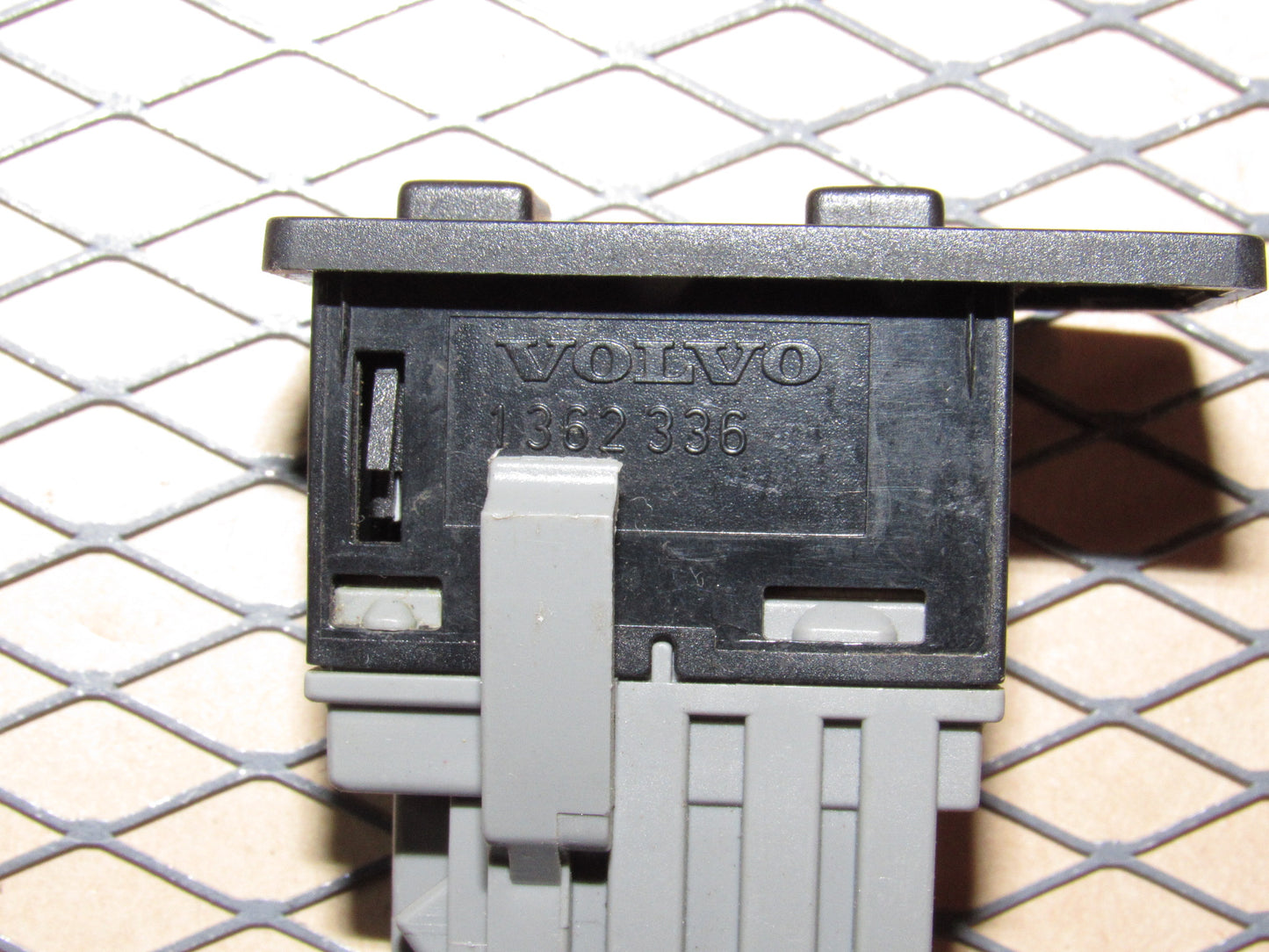 88 89 90 Volvo 760 OEM Clock Adjustment Switch