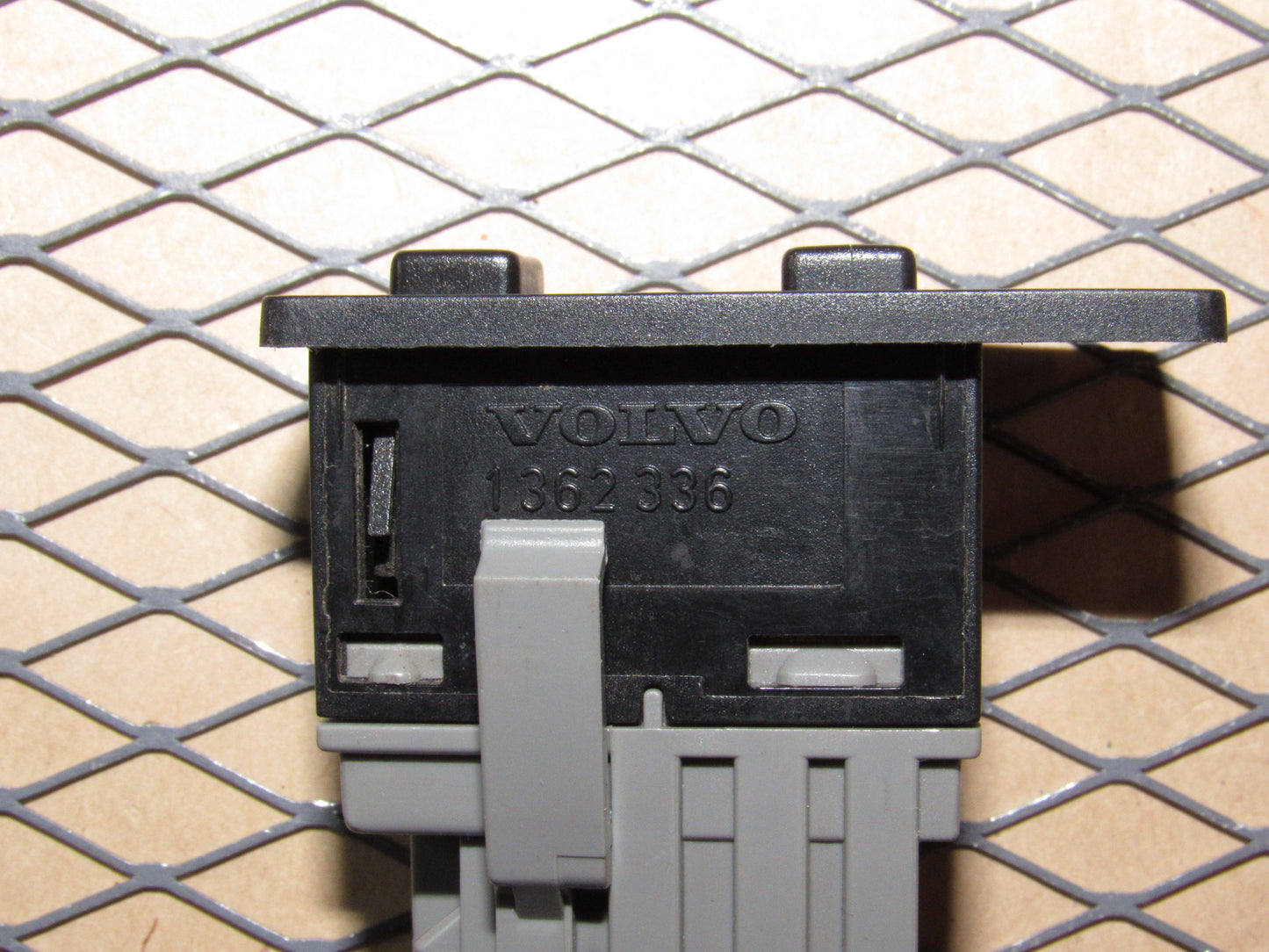 88 89 90 Volvo 760 OEM Clock Adjustment Switch