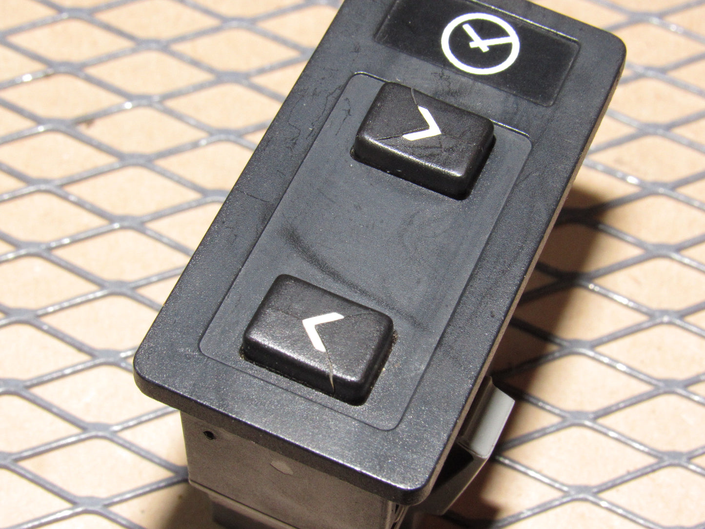 88 89 90 Volvo 760 OEM Clock Adjustment Switch