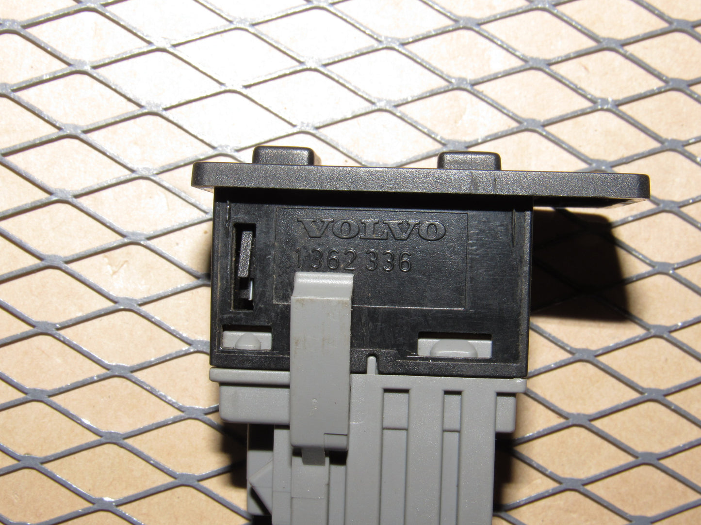 88 89 90 Volvo 760 OEM Clock Adjustment Switch