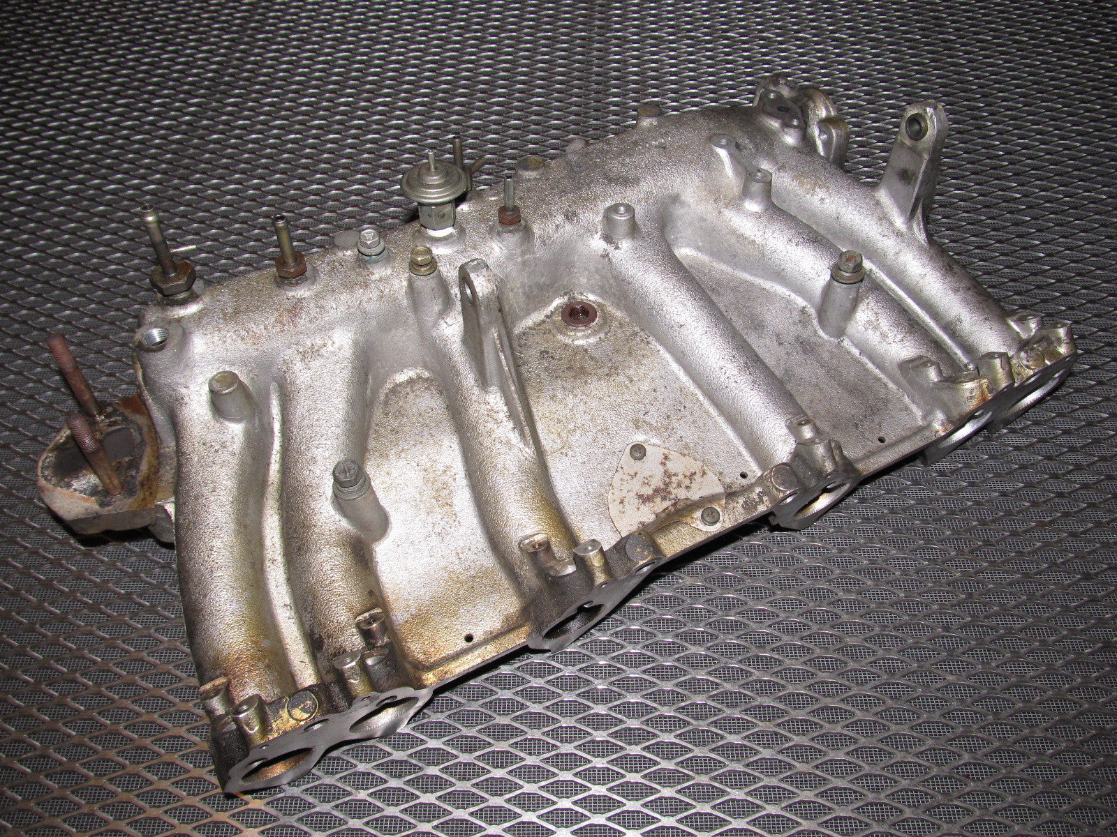 81 82 83 Datsun 280zx OEM L28E Intake Manifold – Autopartone