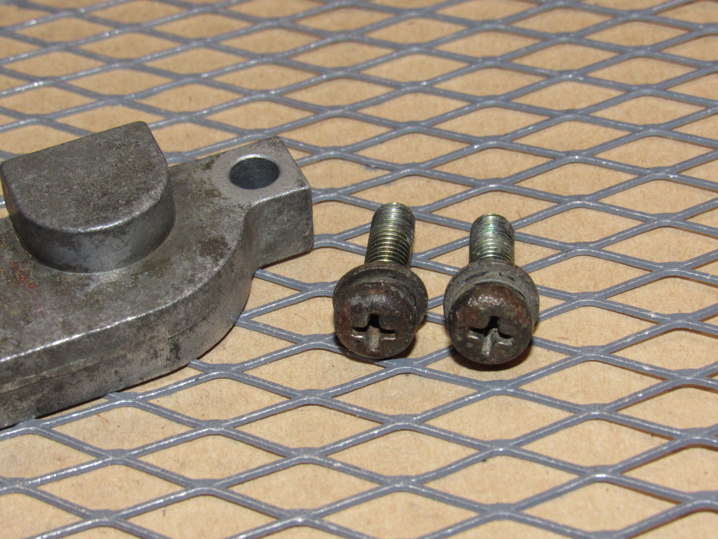 93 94 95 Mazda RX7 OEM Primary Fuel Rail Injectors Lock Cover Cap