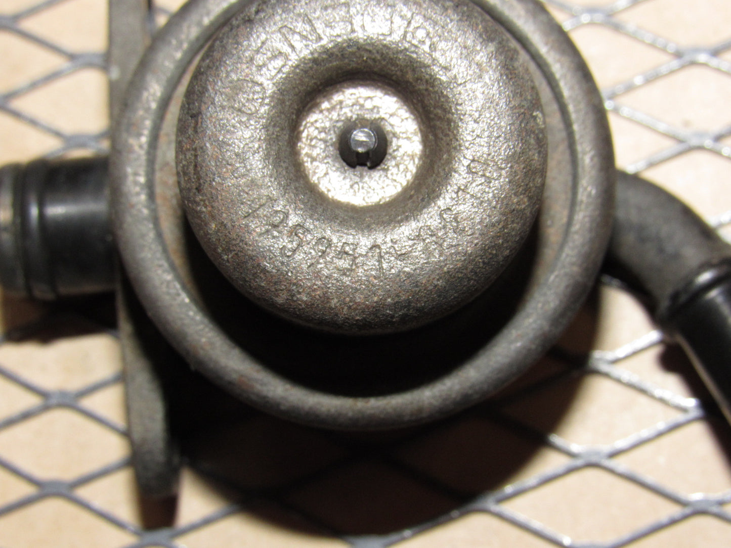 93 94 95 Mazda RX7 OEM Primary Fuel Rail Pressure Regulator