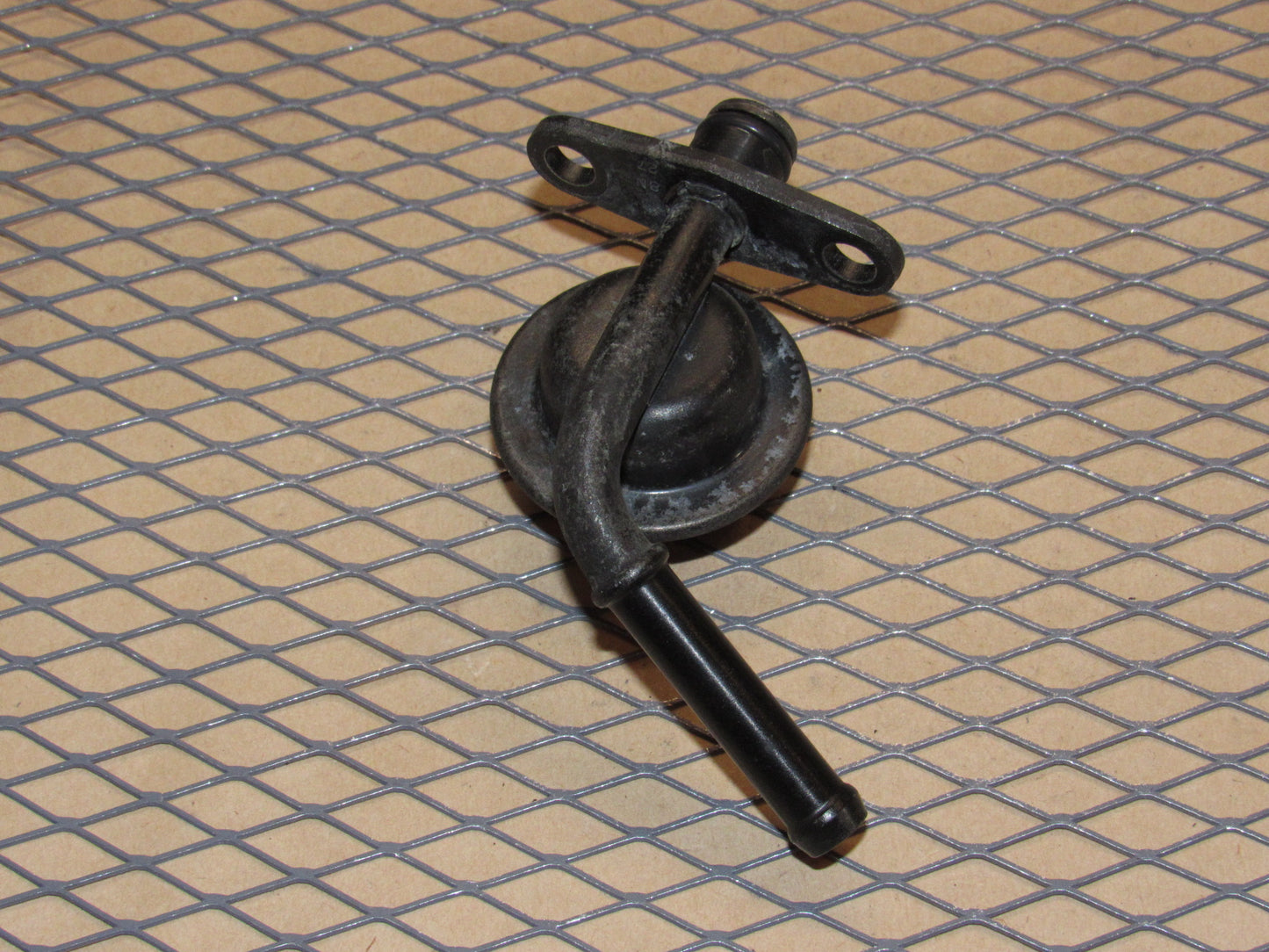 93 94 95 Mazda RX7 OEM Primary Fuel Rail Pressure Regulator