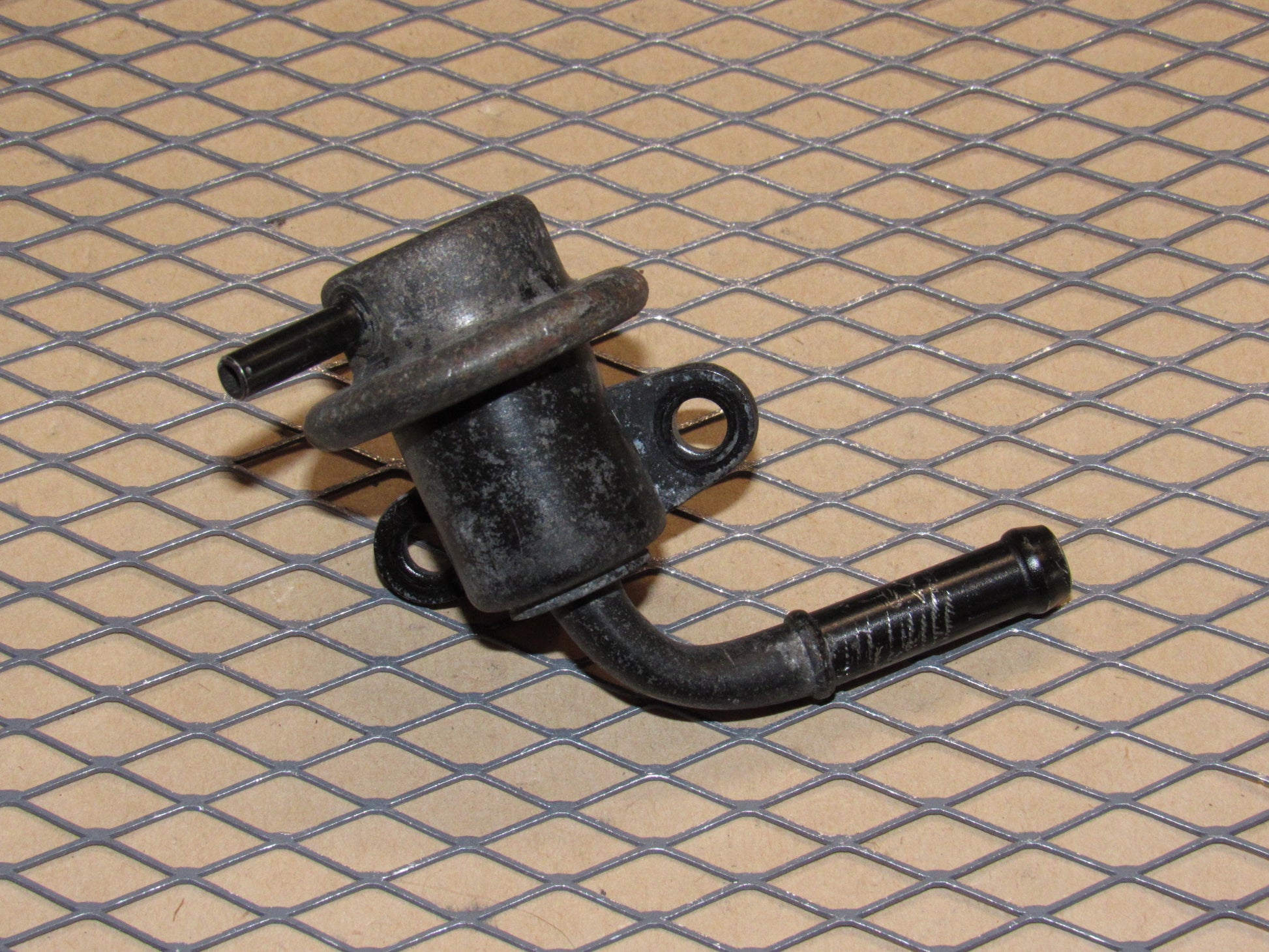 93 94 95 Mazda RX7 OEM Secondary Fuel Rail Pressure Regulator