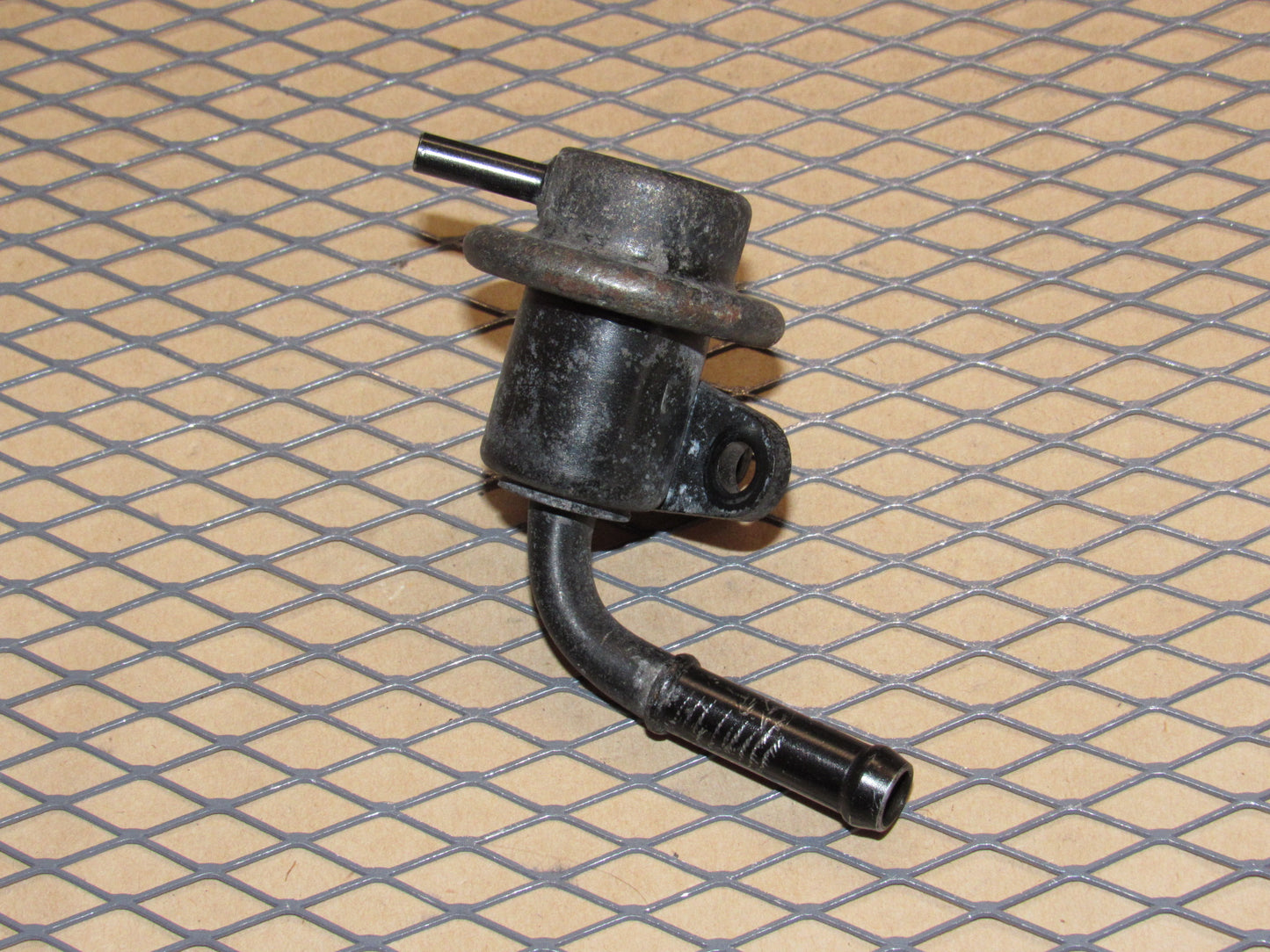 93 94 95 Mazda RX7 OEM Secondary Fuel Rail Pressure Regulator