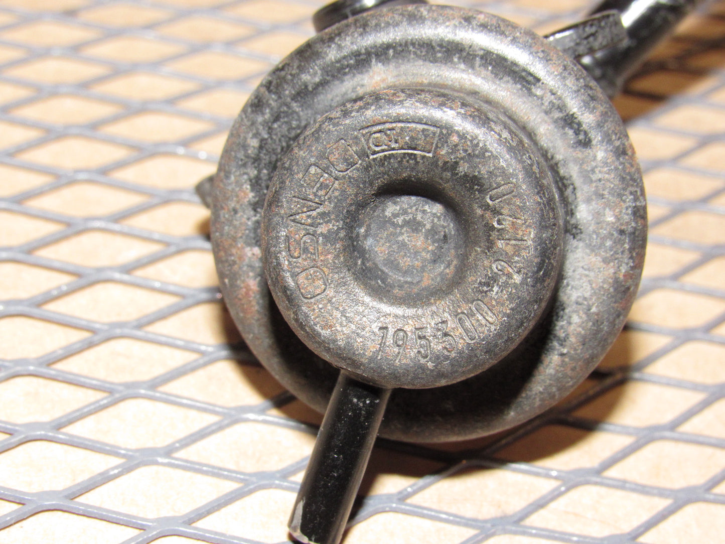 93 94 95 Mazda RX7 OEM Secondary Fuel Rail Pressure Regulator