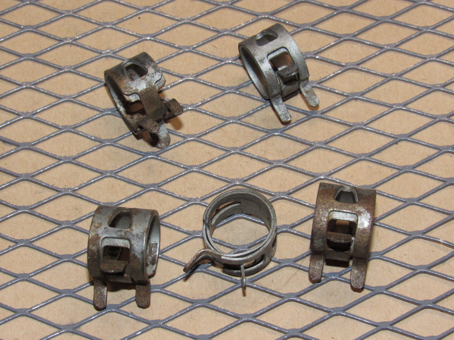 93 94 95 Mazda RX7 OEM Fuel Rail Line Hose Lock Clamp