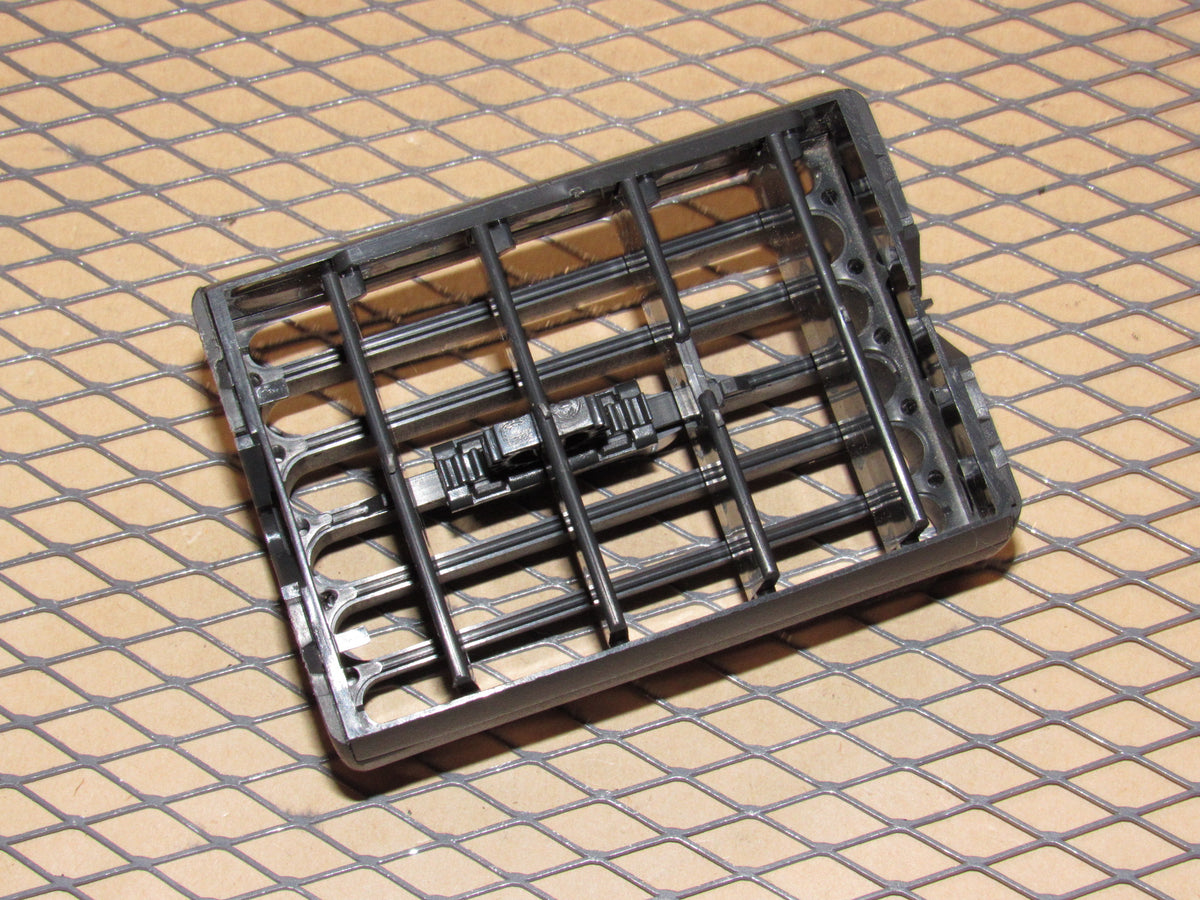 97 98 99 00 01 02 Chevrolet Camaro OEM Outer Dash Air Vent Louver