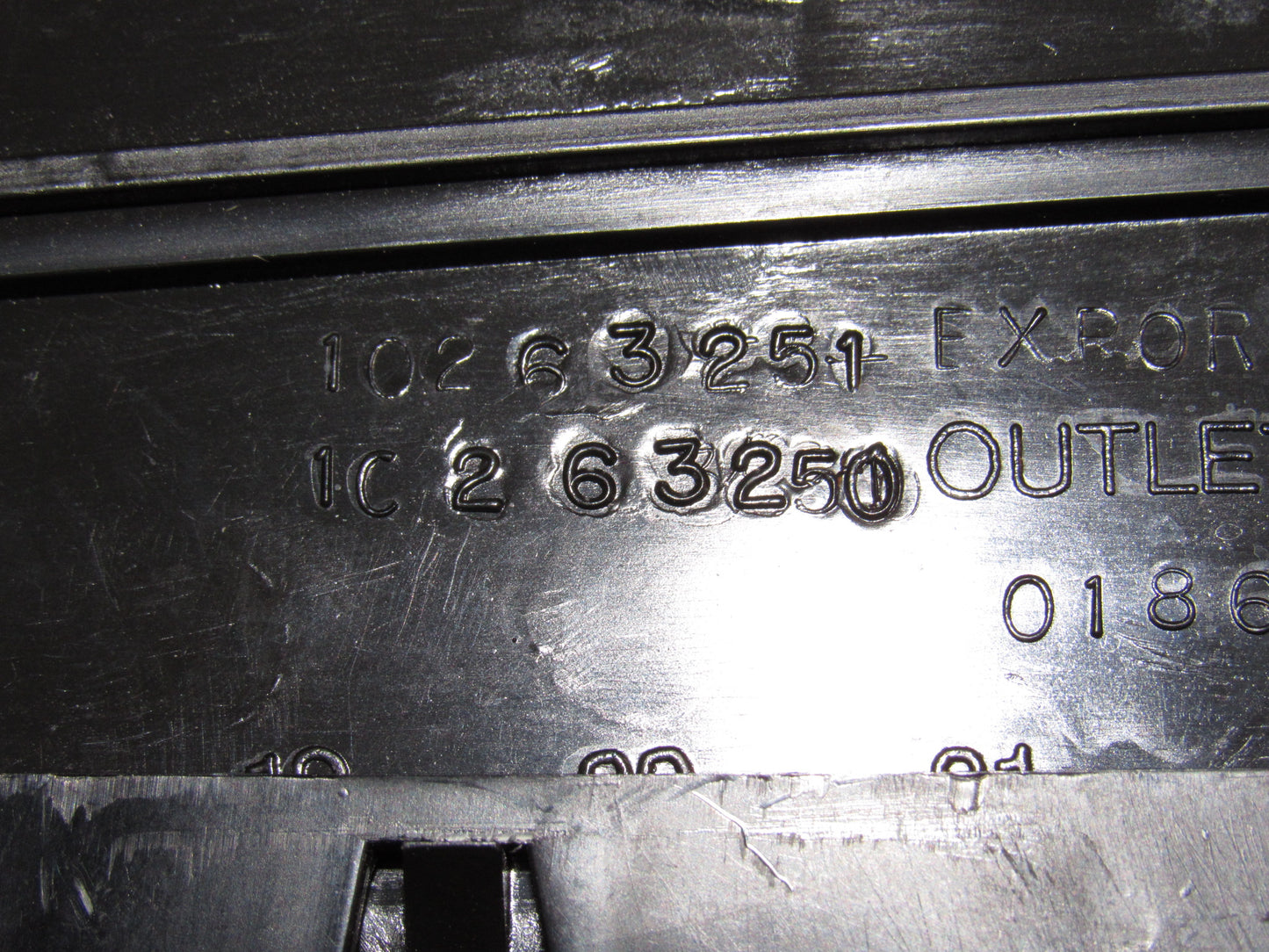 90 91 92 93 Chevrolet Corvette OEM Dash Air Vent Louver - Outer Right