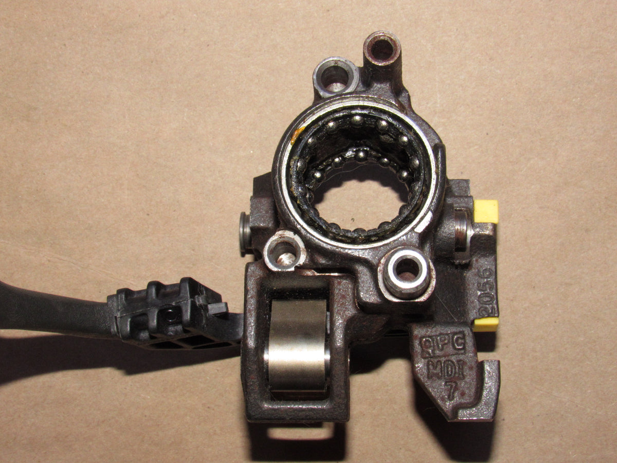 05-13 Chevrolet Corvette OEM Steering Column Tilt Adjuster Ball Bearing Mounting Bracket