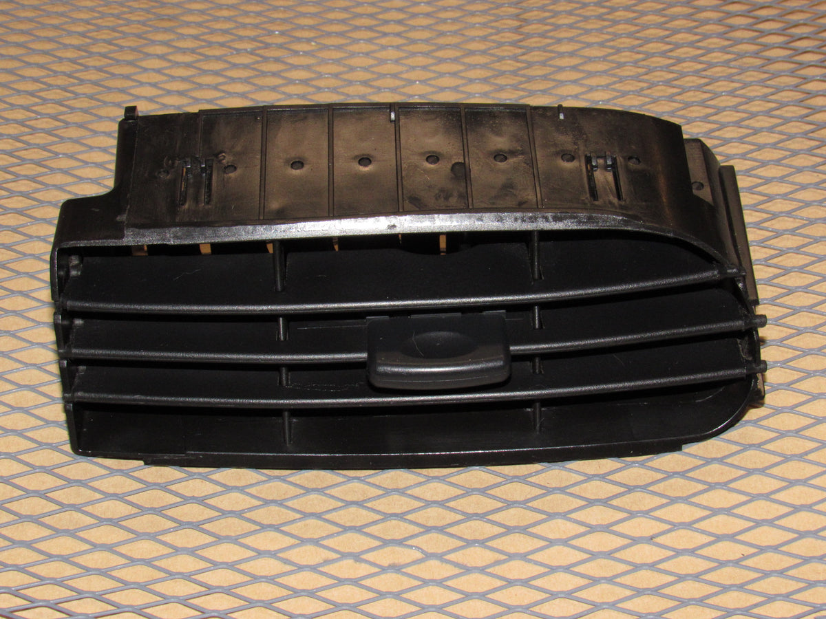 97 98 99 00 01 02 03 04 Chevrolet Corvette OEM Dash Center Air Vent Louver