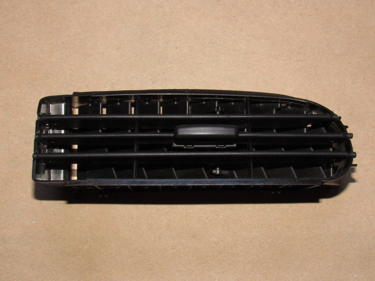 97 98 99 00 01 02 03 04 Chevrolet Corvette OEM Dash Center Air Vent Louver