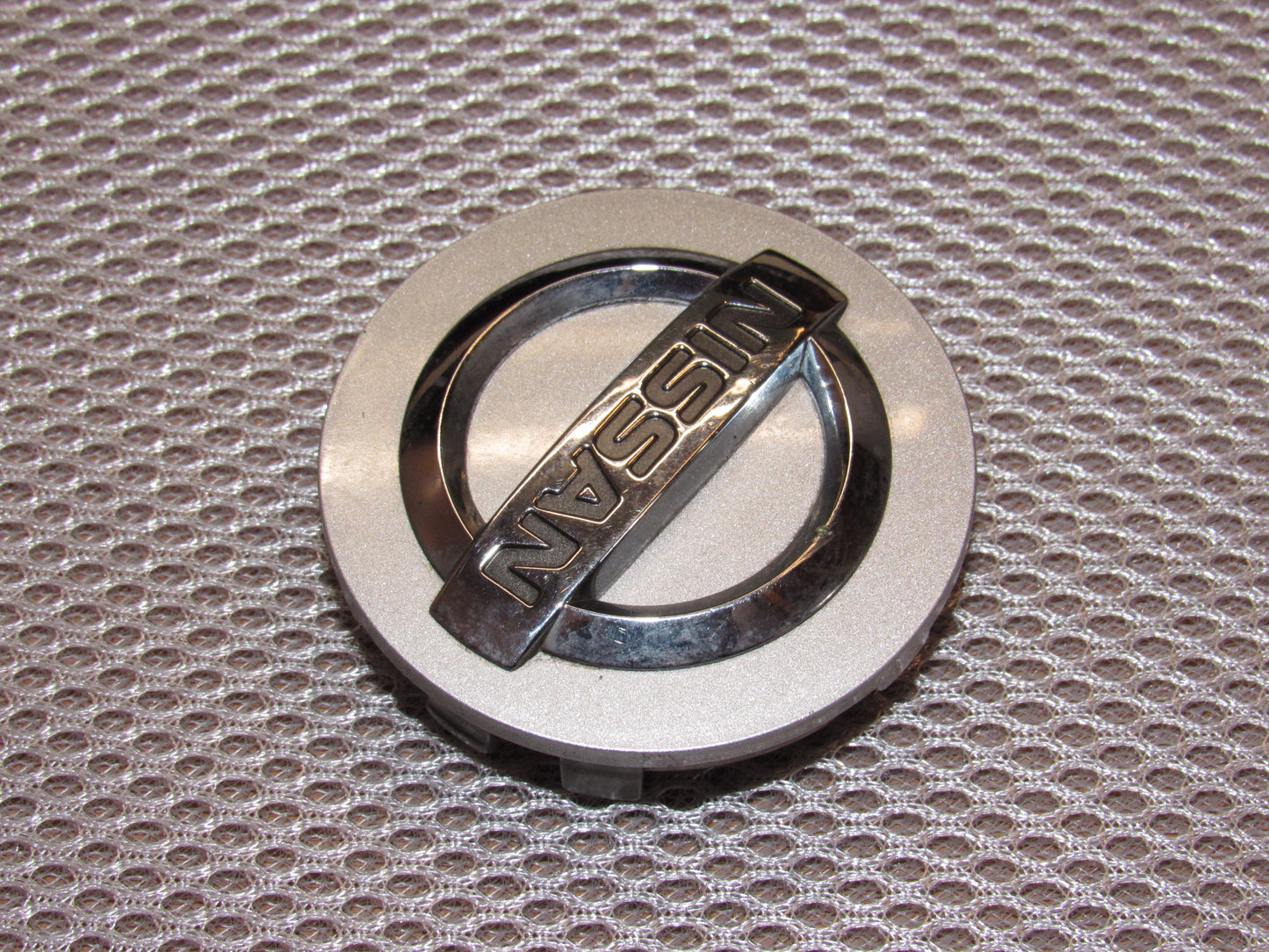 09-14 Nissan 370Z OEM Wheel Center Cap
