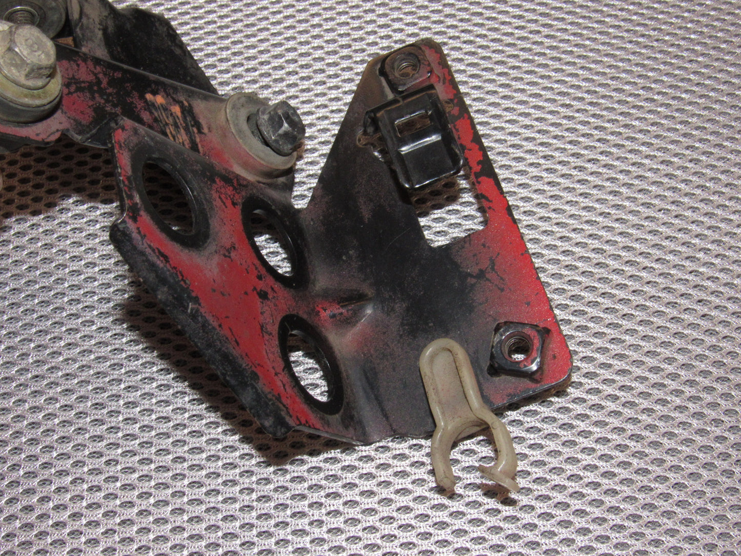 84 85 86 87 88 89 Nissan 300zx OEM AIV Air Injection Valve Mounting Bracket