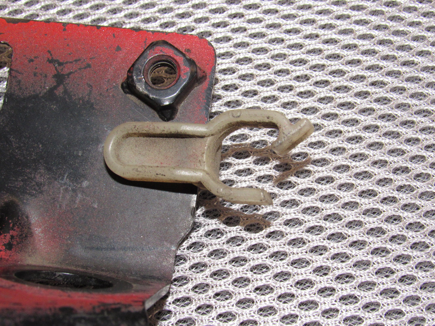 84 85 86 87 88 89 Nissan 300zx OEM AIV Air Injection Valve Mounting Bracket