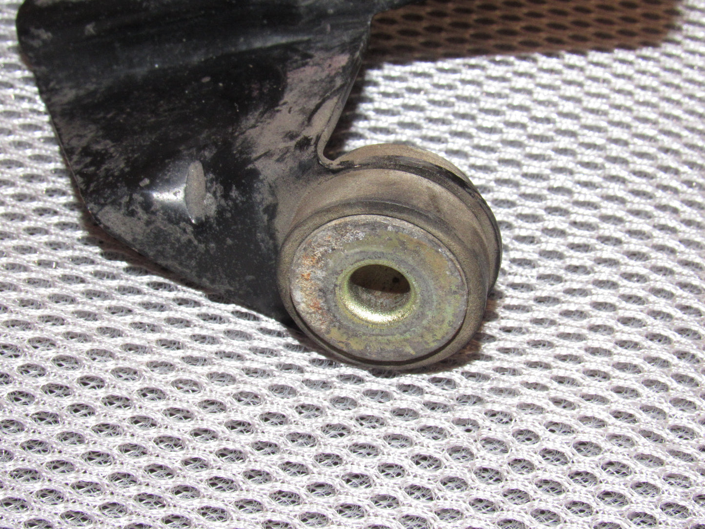 84 85 86 87 88 89 Nissan 300zx OEM AIV Air Injection Valve Mounting Bracket